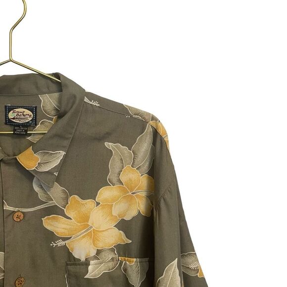 Tommy Bahama Rayon Floral Hawaiin Button-Down Short Sleeve Shirt Size Large - Picture 2 of 9